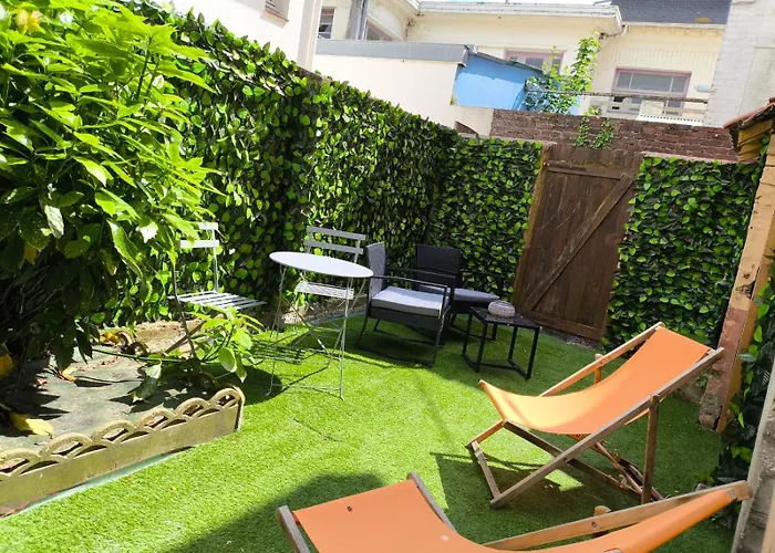 ++++ Central Studio Renove 200 M Plage Et 300 M De La Rue Pietonne ++++
